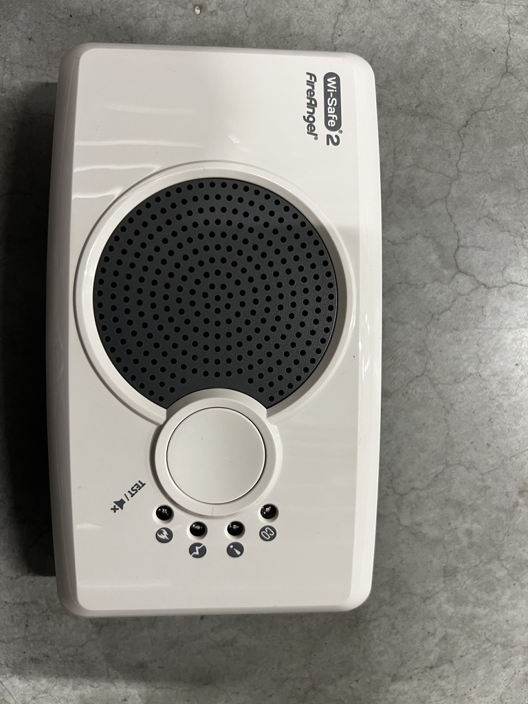 [W2-LFS-630] [⚠Déstockage] TIEFTONSIRENE 85 dB FREGQUENZ 868, REPEATERFUNKTION BIS 50 FUNK-MELDER/GRUPPE 10 JAHRE LONG-LIFE-BATTERIE 5 JAHRE GARANTIE FIRST ALERT (PIECE)